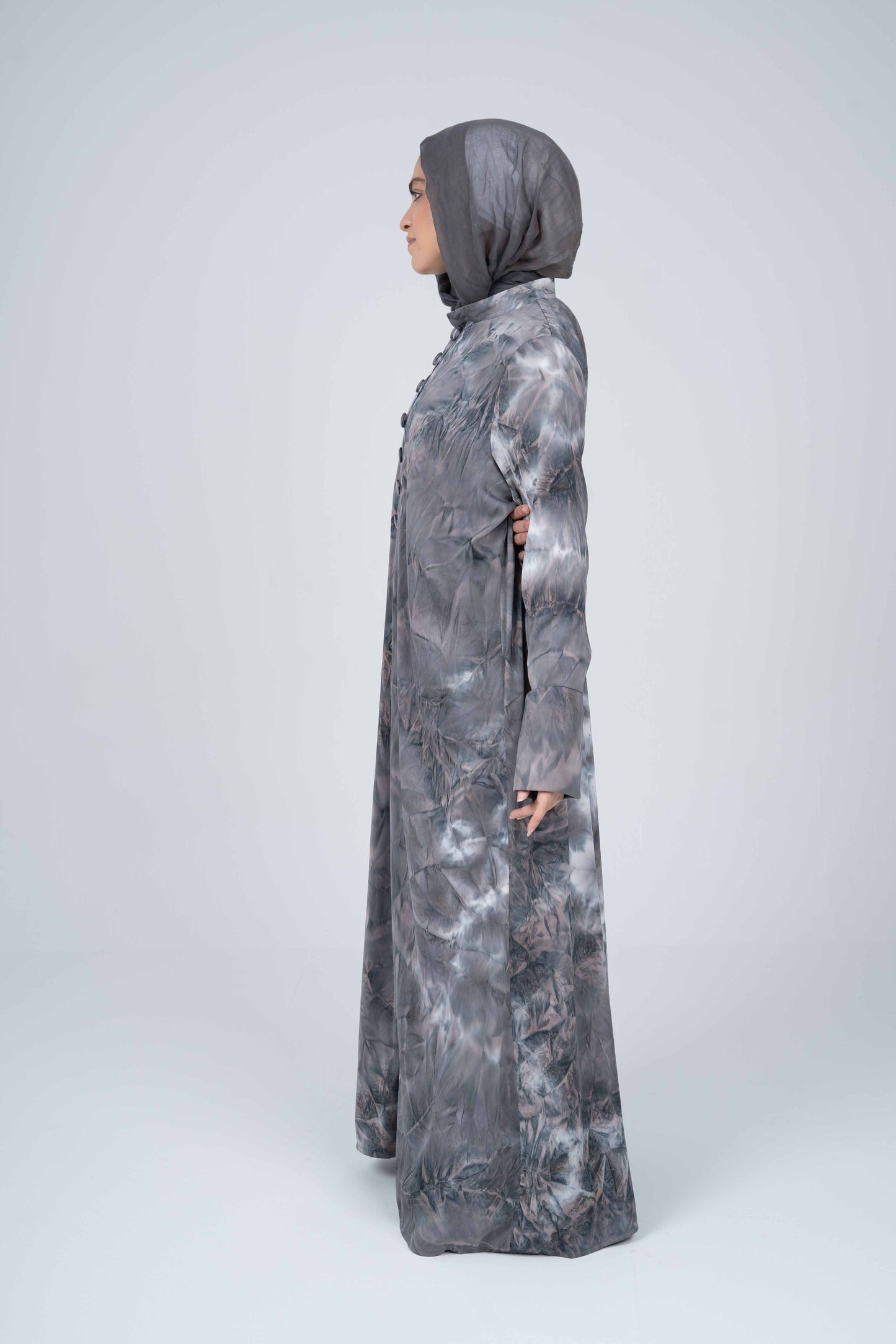 GRAY AURA ABAYA